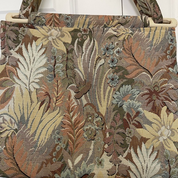 Toby Weston Floral Tapestry Handbag With Adjustable Strap - Picture 3 of 15